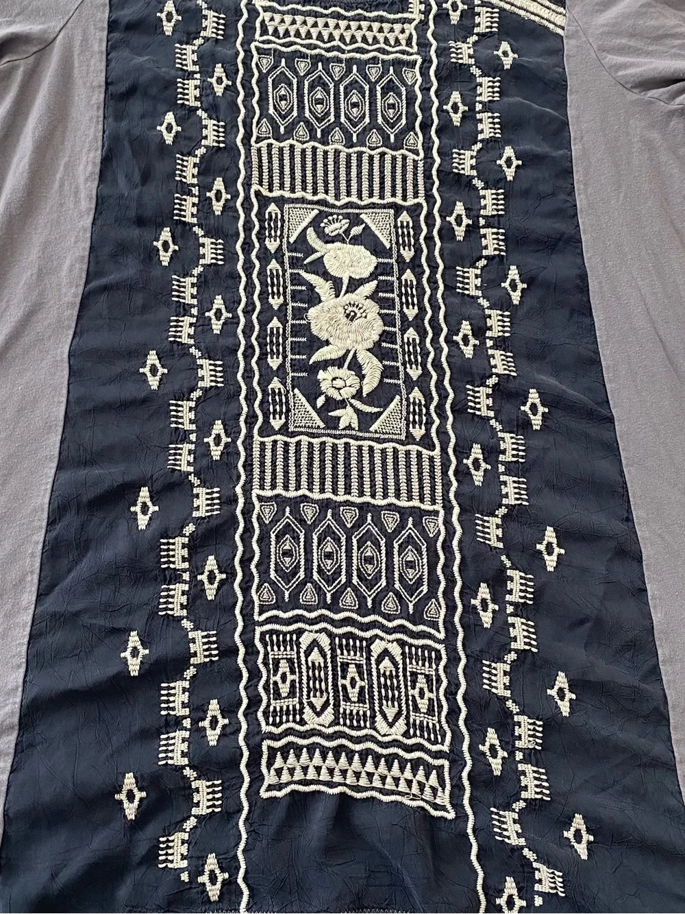 Johnny Was XL Georgette Gray Embroidered Blouse with Flower Tribal Boho Festival - Picture 2 of 7
